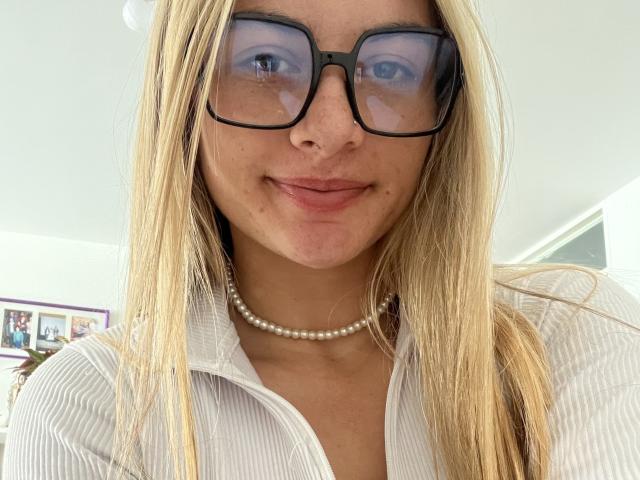 AtheneaRossi - Live porn &amp; sex cam - 21371694