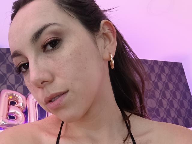 MiaReed - Live sex cam - 21372046