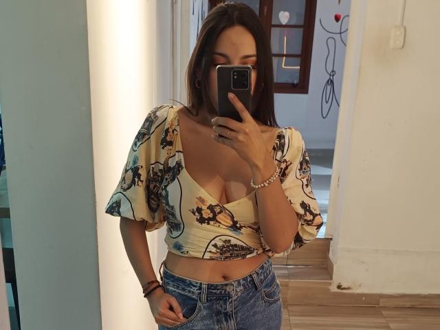 MiaReed - Live porn &amp; sex cam - 21372078