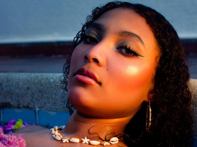 LoraineRioss - Live porn &amp; sex cam - 21372330