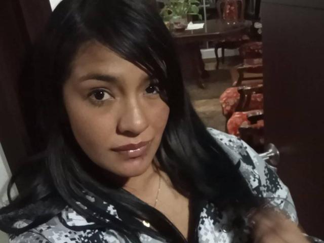 ArianithaXox - Live sexe cam - 21373030