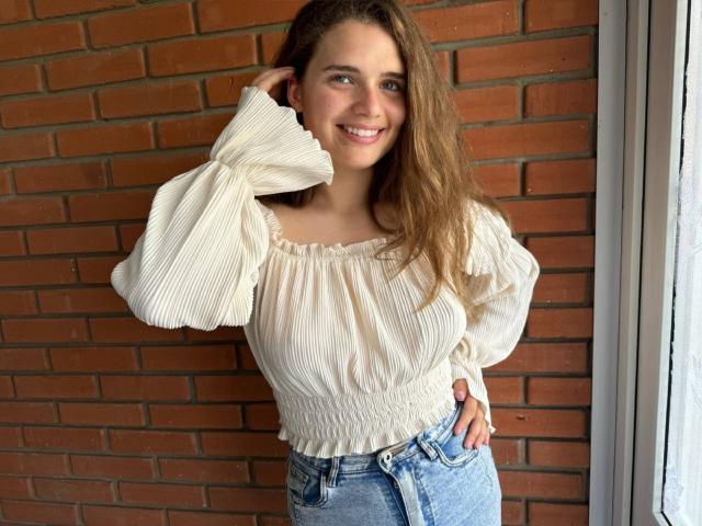 CarolineHott69 - Live sex cam - 21373878