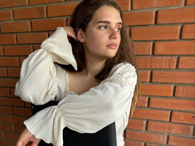 CarolineHott69 - Live sex cam - 21373982