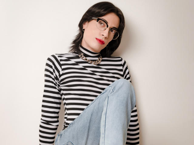 Flat, minimalist design with four large, overlapping letter "C" shapes in black and red. Soft, gradient colors. Simple, symmetrical composition. MilarHole not present. Focus on typography.