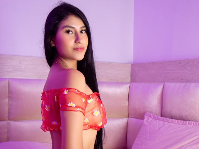 EmaHenderson - Live porn &amp; sex cam - 21379810