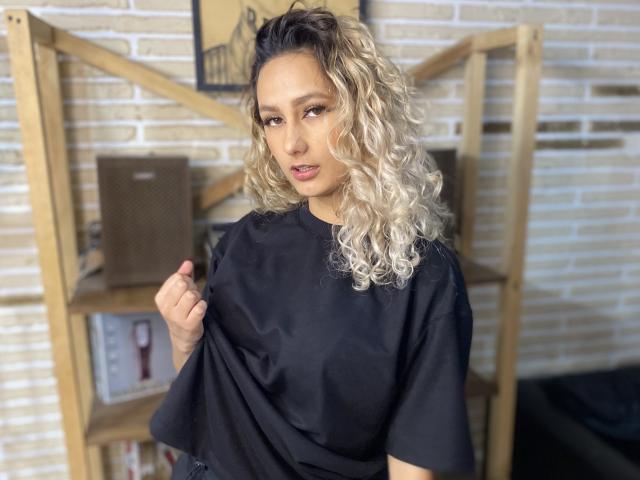 FloraSaenz - Live Sex Cam - 21383098