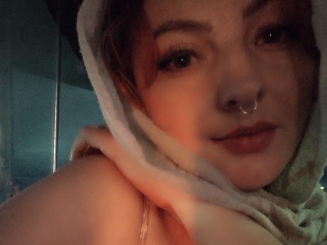 CocoVolkova - Élő pornó és szexkamera - 21383562