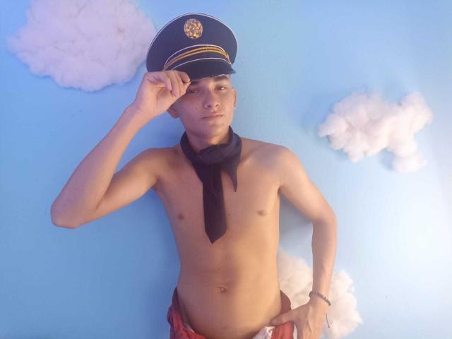 LiamHottestToy - Sexe cam en vivo - 21384070