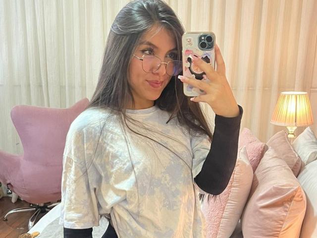 GiselleCollins - Live porn &amp; sex cam - 21388570