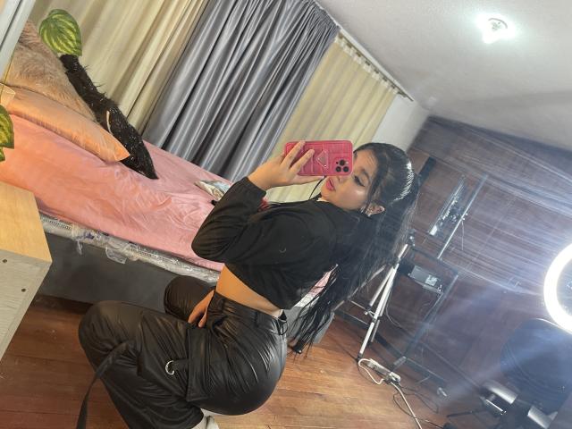 AlessiaFerry - Live porn &amp; sex cam - 21391930