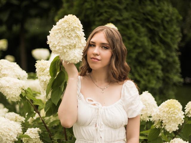 LauraHlot - Live porn &amp; sex cam - 21393558