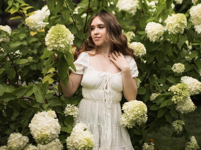 LauraHlot - Live porn &amp; sex cam - 21393586