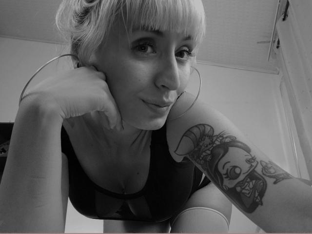 SaraleePoison - Live porno og sexkamera - 21396618