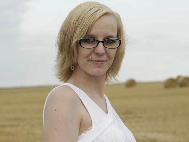 Glory-Glasses-hot - Live porn &amp; sex cam - 21404742