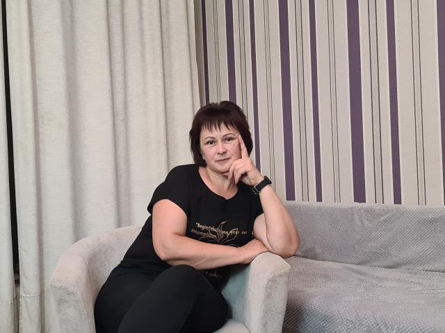 Minimalist digital illustration of a large, stylized letter "E" in a bold, flat color. The letter has a slight 3D effect with a subtle gradient. Simple, clean lines.