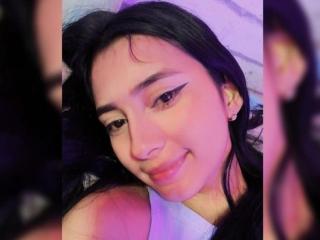 EmilieHotX - Sexe cam en vivo - 21423210