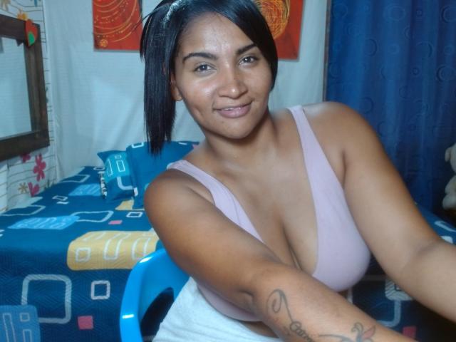 XiomaraKlart - Live porn &amp; sex cam - 21424306