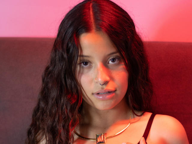 EmilyDarks - Live porn &amp; sex cam - 21433422