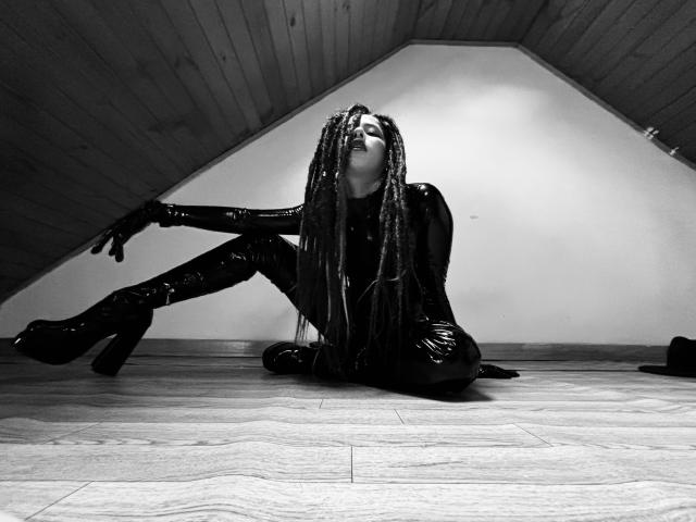 PolarisRussell - Sexe cam en vivo - 21454030