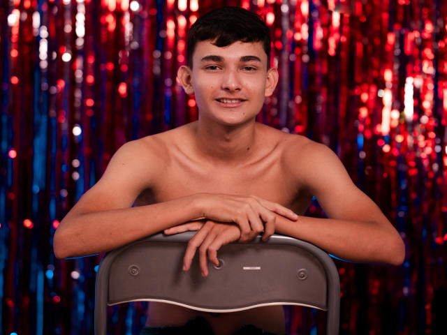 LiamHottestToy - Live porn &amp; sex cam - 21457738