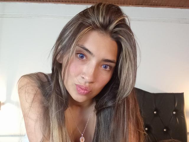 GreennEyess - Live porn &amp; sex cam - 21459402