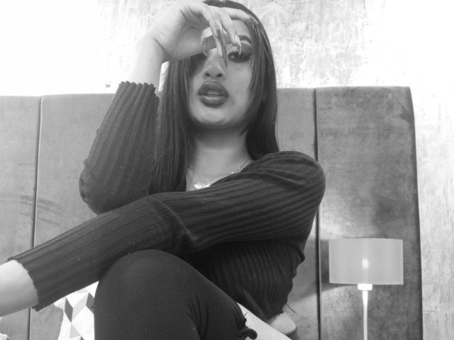 EmmaaRodriguez - Live porno og sexkamera - 21461042