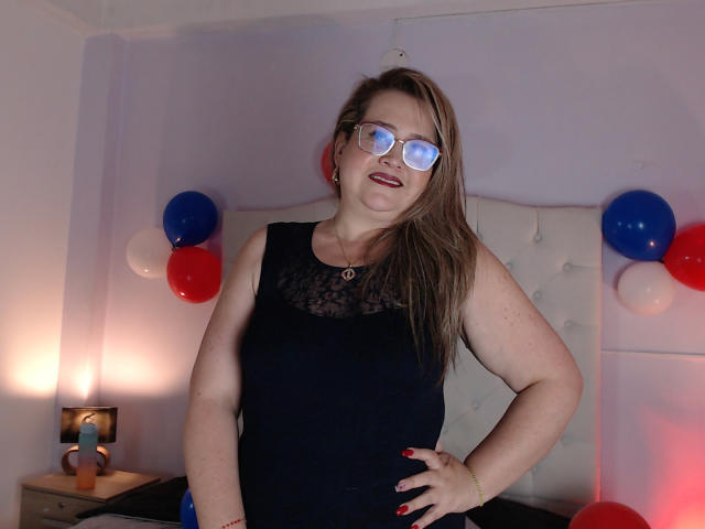 MartinaCaycedo - Camera khiêu dâm &amp; quyến rũ trực tiếp - 21466084