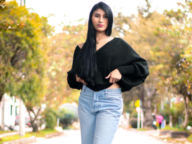 EmaHenderson - Live sex cam - 21466324