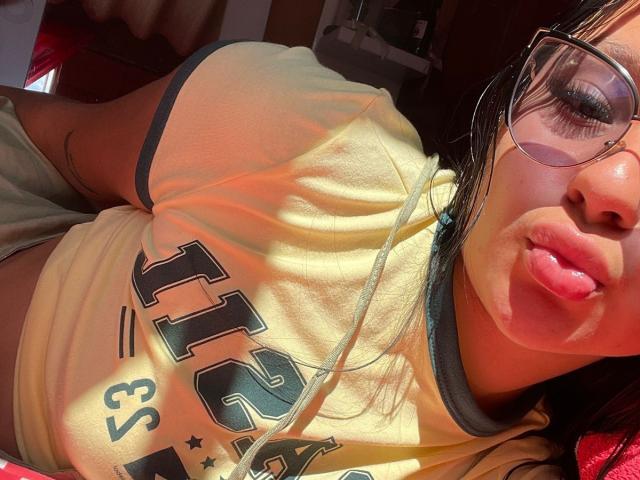 AlessiaFerry - Live porn &amp; sex cam - 21466561