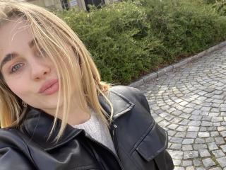 Madaamerose - Live porn &amp; sex cam - 21475697