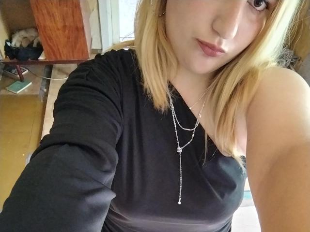 BryanAndEvelyn - Live porn &amp; sex cam - 21477717