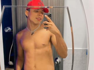 AresHot69 - Live porn &amp; sex cam - 21501825