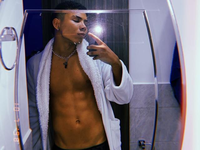 AresHot69 - Live porn &amp; sex cam - 21501841