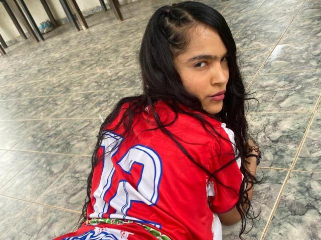 NikitaChaude - Sexe cam en vivo - 21513417