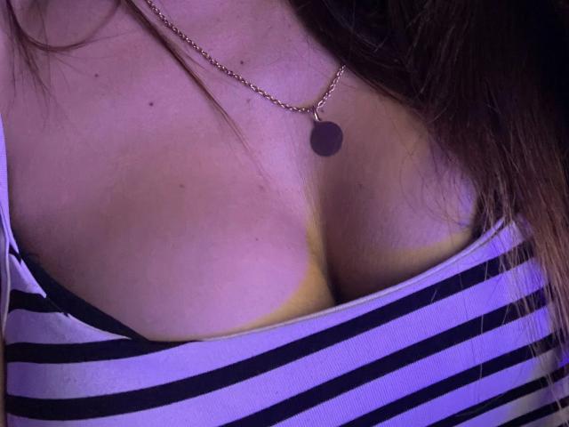 MikaelaPink-hot - Sexe cam en vivo - 21521645