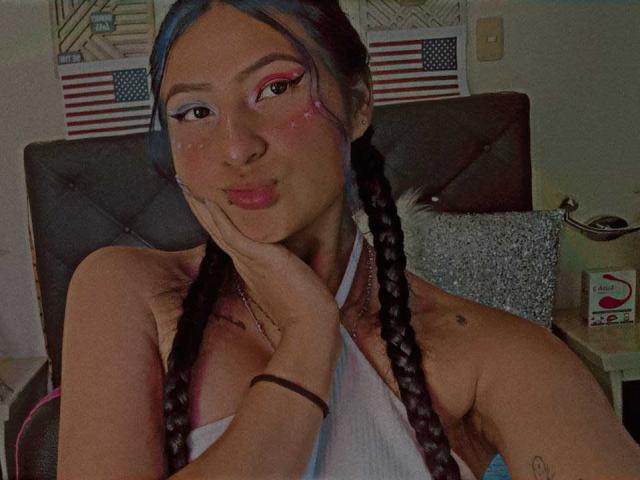 MiiaSwans - Live porn &amp; sex cam - 21523985