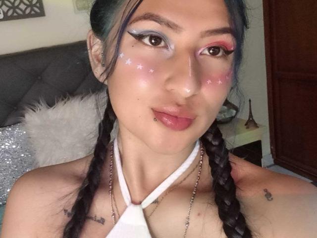 MiiaSwans - Live porn &amp; sex cam - 21524005