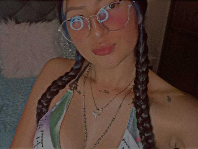 MiiaSwans - Live porn &amp; sex cam - 21525261