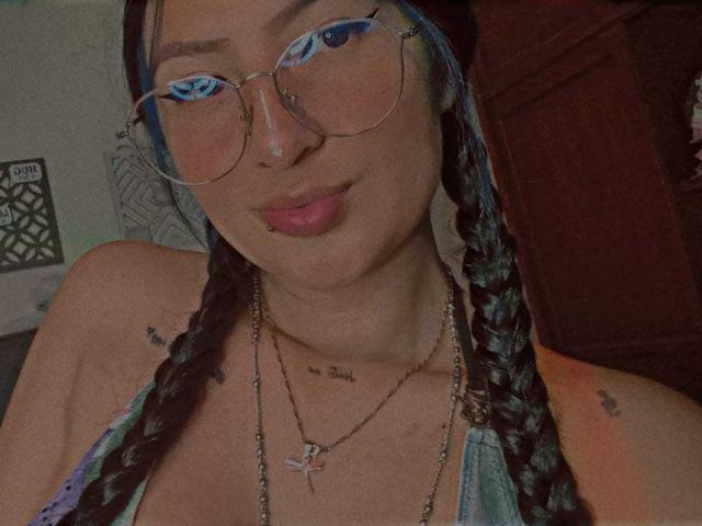 MiiaSwans - Live porn &amp; sex cam - 21525285