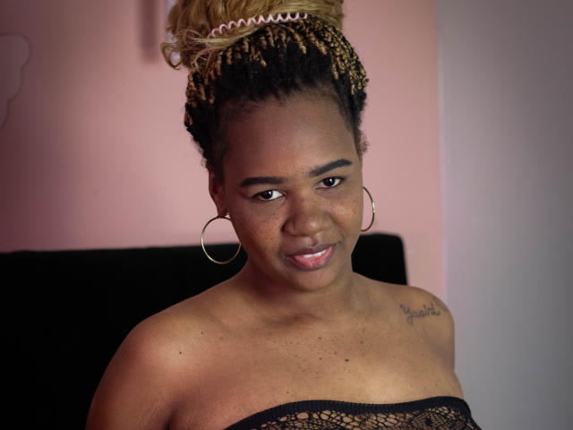 CristineBano - Live porn &amp; sex cam - 21527657