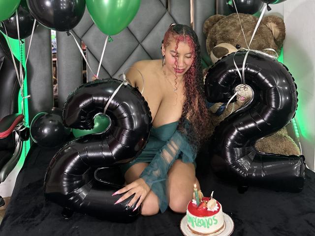 SerenaWillow - Live porn &amp; sex cam - 21529909