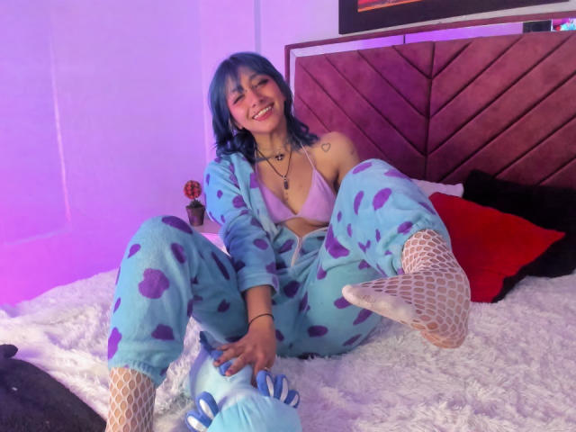 LeilaSnowflake - Live porn &amp; sex cam - 21536441