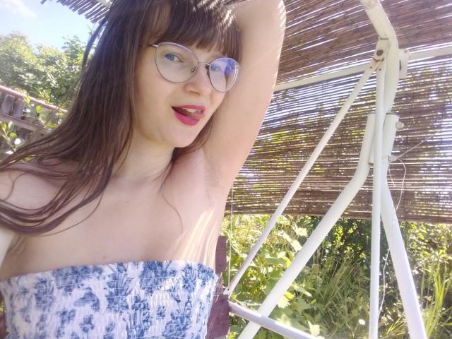 KiraGoldens - Élő pornó és szexkamera - 21541581