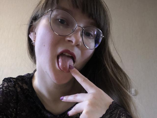 KiraGoldens - Live porn &amp; sex cam - 21542321