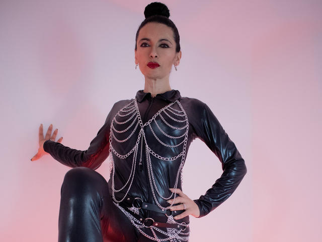 GretaLombardi - Élő pornó és szexkamera - 21546269