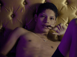 TommyHotC - Camera khiêu dâm &amp; quyến rũ trực tiếp - 21555101