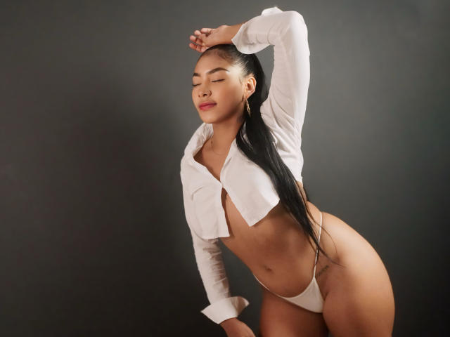 SalomeTomson - Live porn &amp; sex cam - 21557125