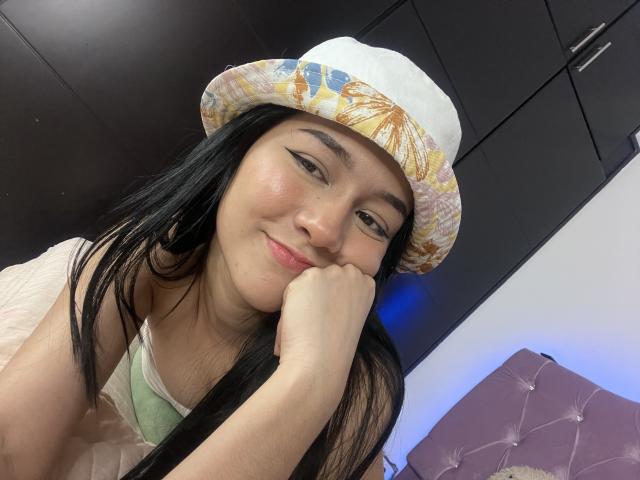 DeisyWest - Élő pornó és szexkamera - 21570177