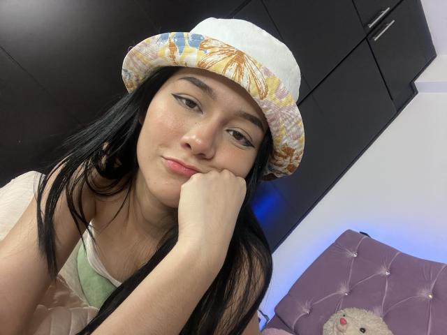 DeisyWest - Live sex cam - 21570181