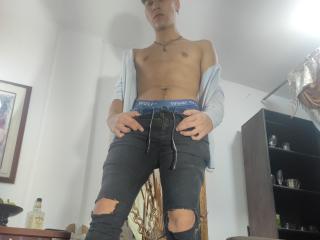 LaurentMiller - Live porn &amp; sex cam - 21570961